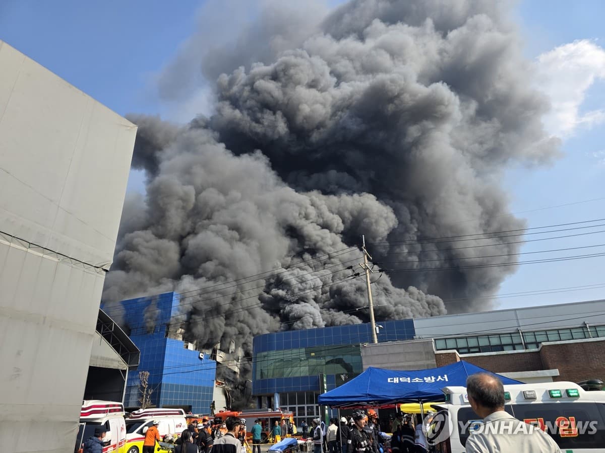 대전 안전공업 화재 참사, 74명 사상자 발생...안전 사각지대 드러나