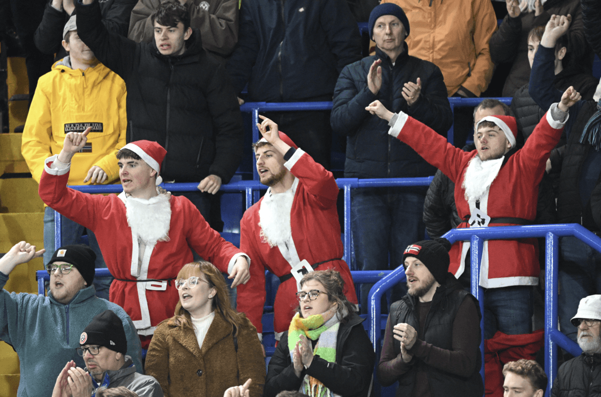 영국 크리스마스 축구, 중세부터 이어진 민주적 축제 문화