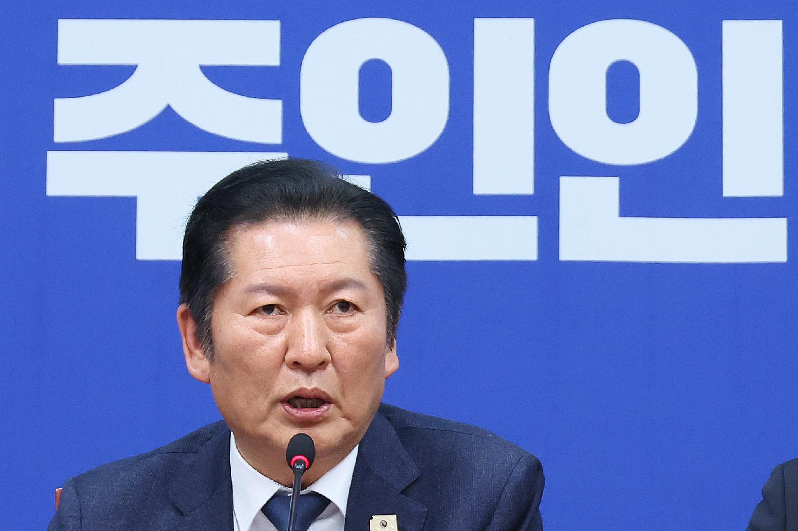 민주당 합당 논란 중단, 청와대 개입 의혹으로 새로운 갈등 시작