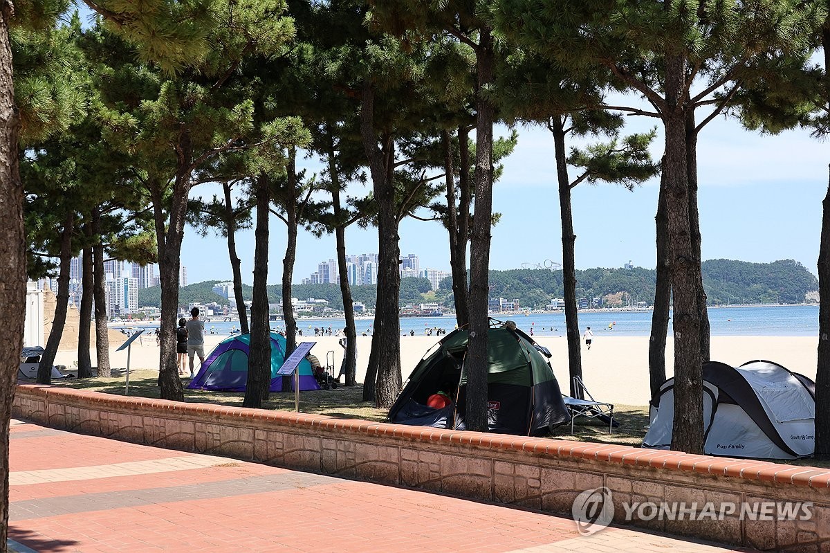 폭염이 바꾼 주말 풍경, 실내 피서지로 몰리는 새로운 일상