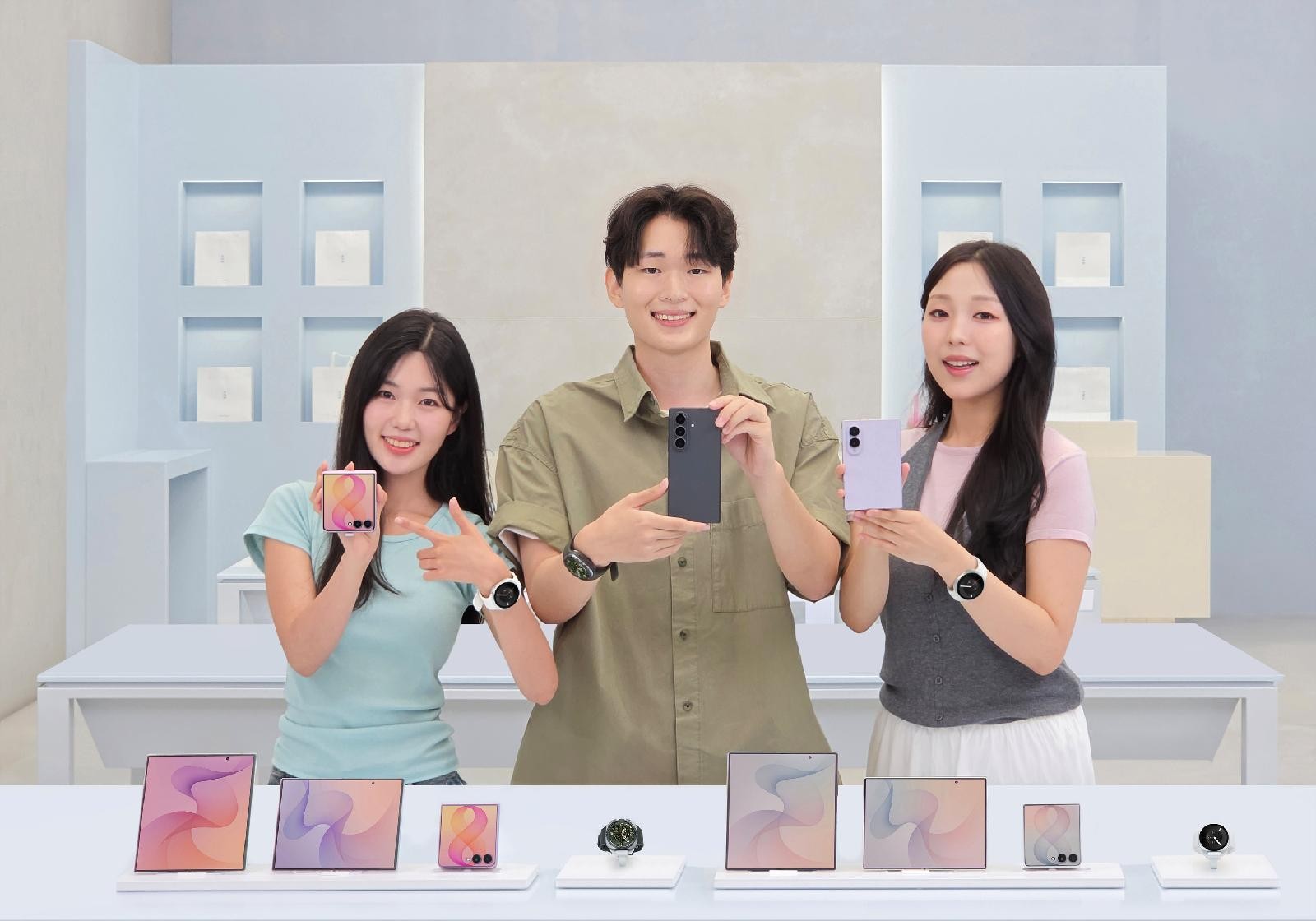 갤럭시 Z 폴드8·플립8, 1030 세대와 여성 공략…혁신이 만든 새로운 시장